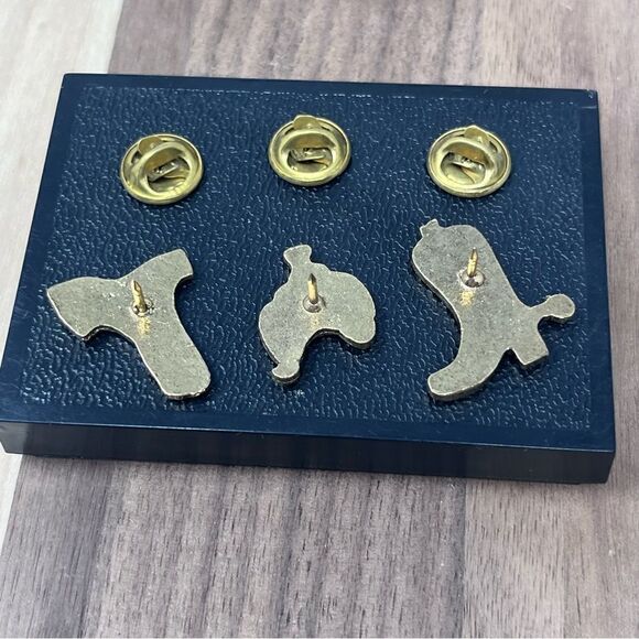 Vintage Gold Tone Western Tacs Hats Collars Ties Lapels - Picture 6 of 8